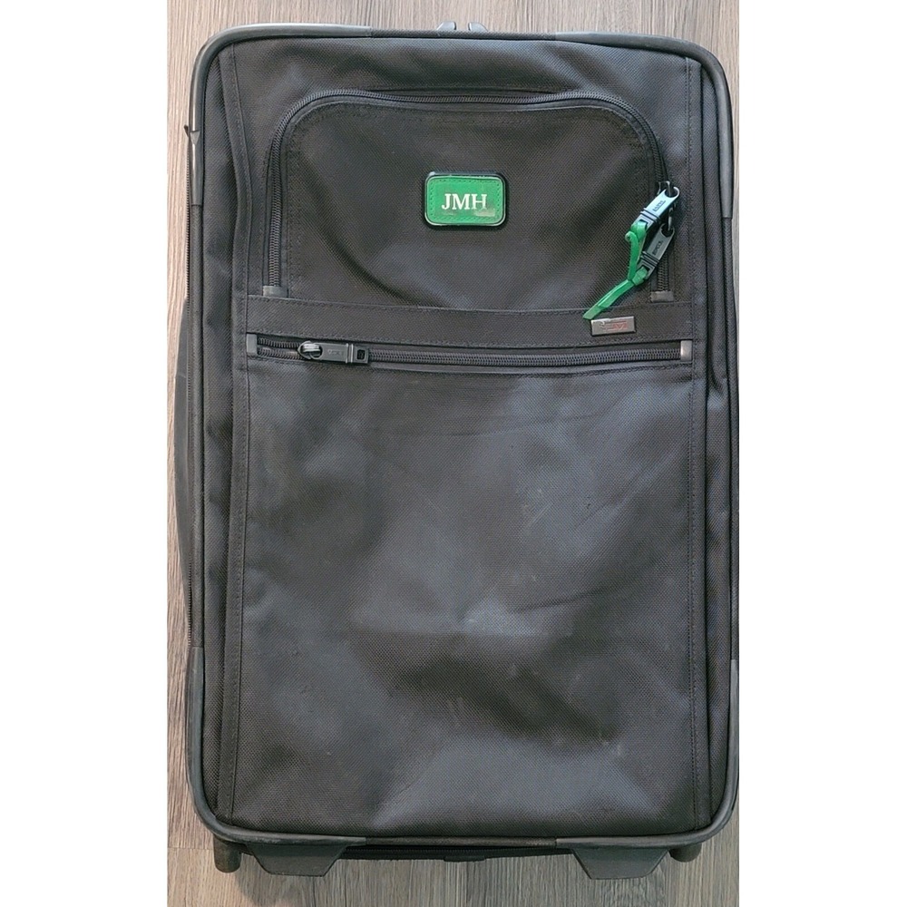 Tumi Alpha 2 Black Continental Expandable 2 Wheeled Carry-On Bag 96717-1041